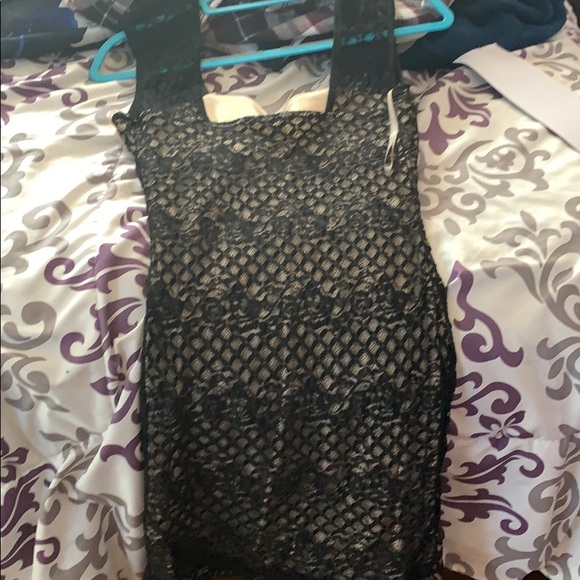 Lace dress - Picture 2 of 2